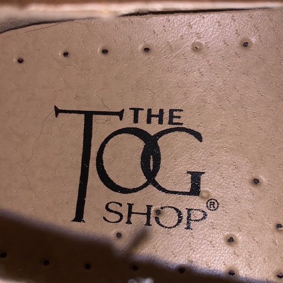 The Tog Shop Cat Loafers in Tan and Silver, size 7 M - Picture 8 of 12